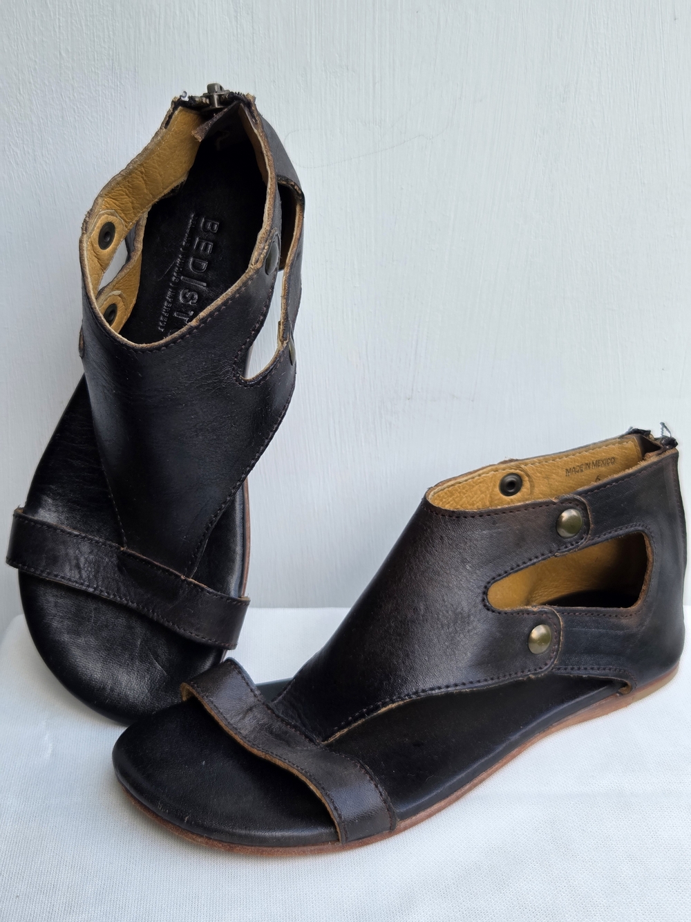 Bed Stu Women's Soto Rustic Black  Gladiator Sandal Size-6